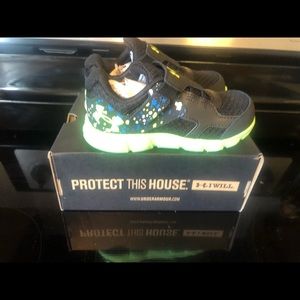 Under Armour kids - 9 NWT